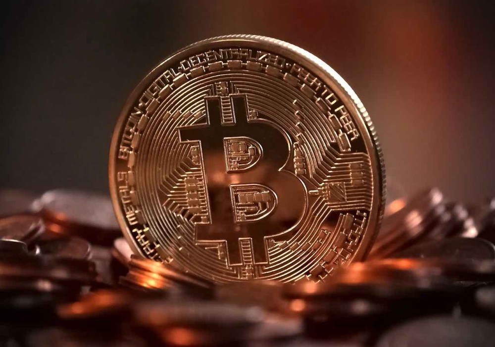 bitcoin haftaya sert dususle basladi